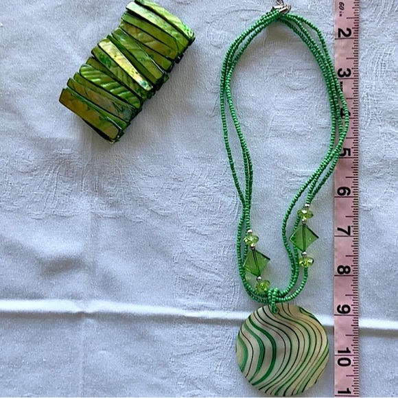 Brilliant Green Abalone Mother of Pearl & Stone Bead Necklace Bracelet Earrings - Picture 11 of 13